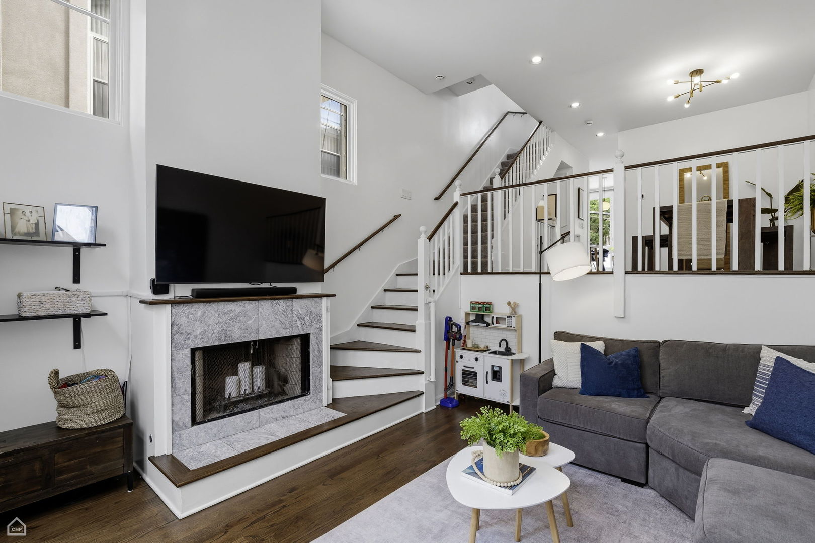 2740 N Wayne Avenue Unit: C