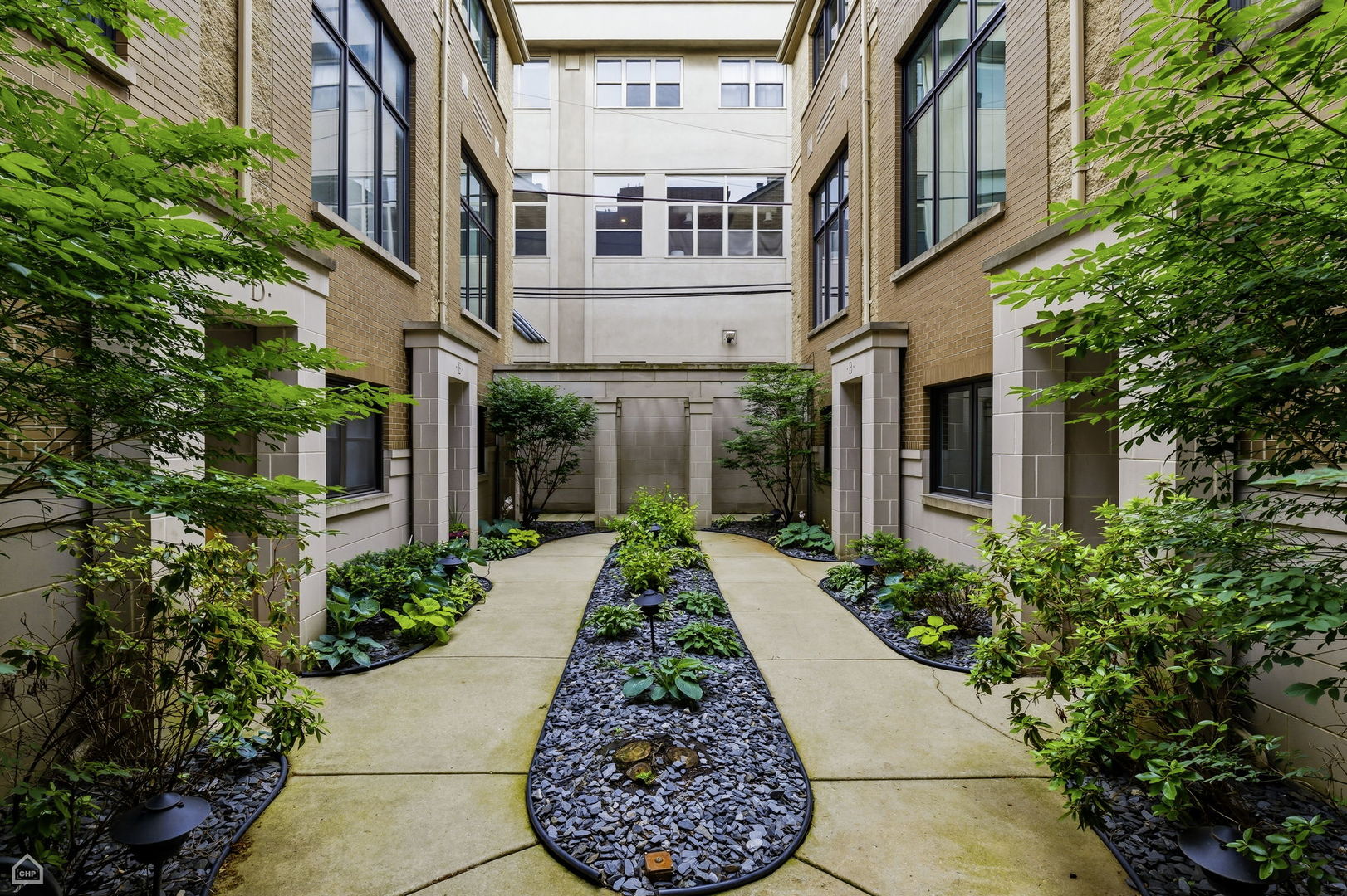 2740 N Wayne Avenue Unit: C
