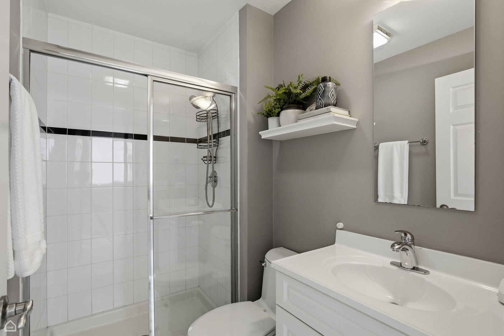 2740 N Wayne Avenue Unit: C