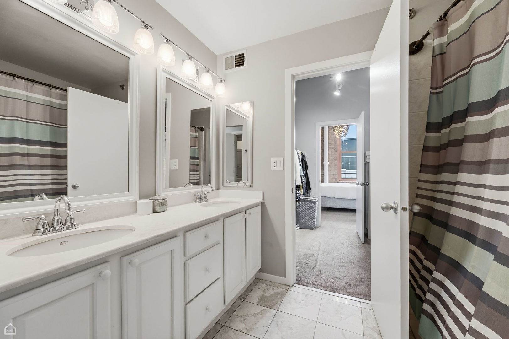 360 W Illinois Street Unit: 5C