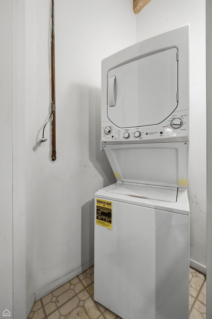 360 W Illinois Street Unit: 5C