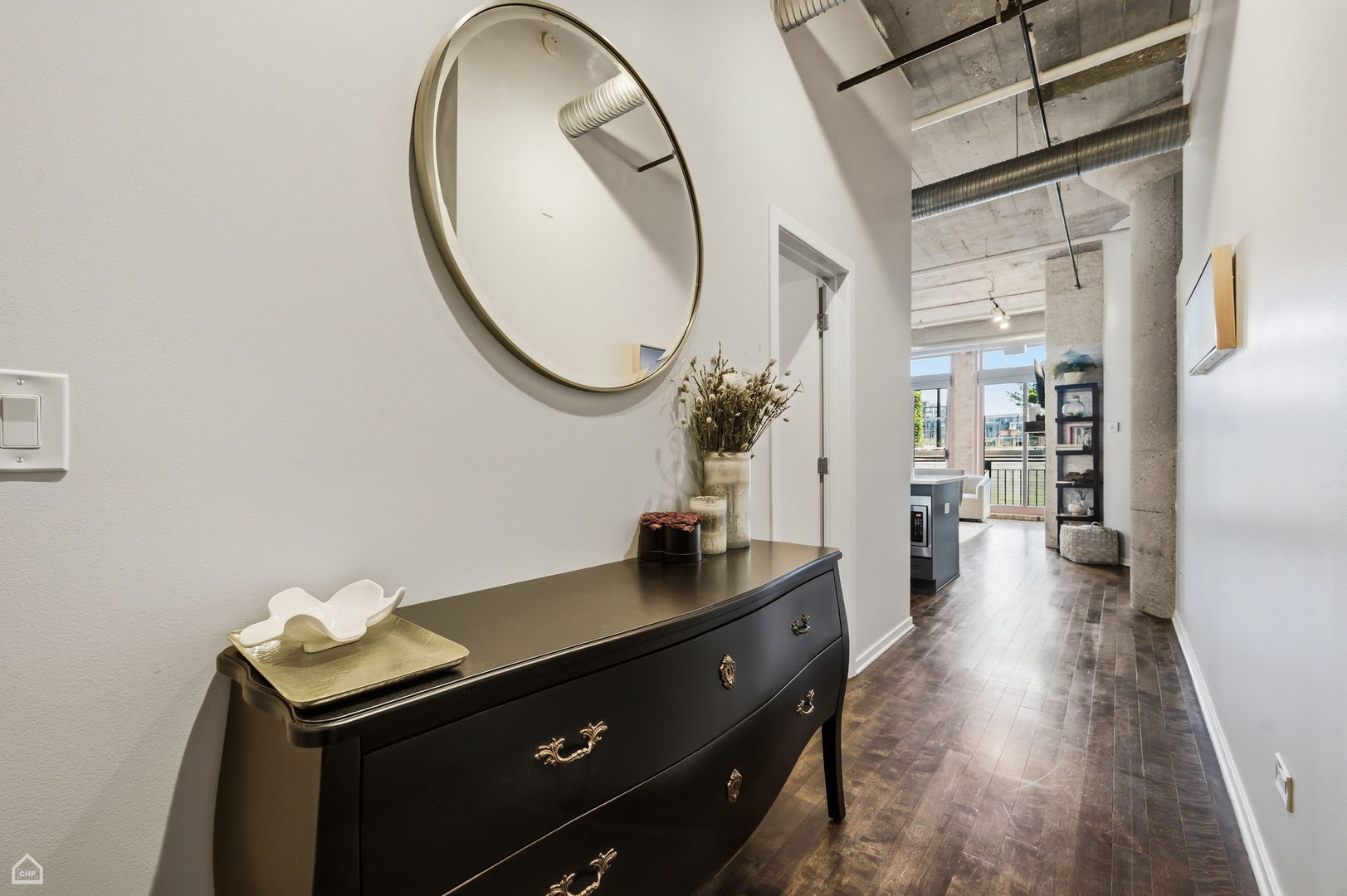 360 W Illinois Street Unit: 5C