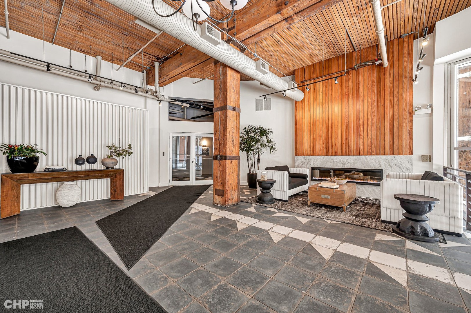 360 W Illinois Street Unit: 5C