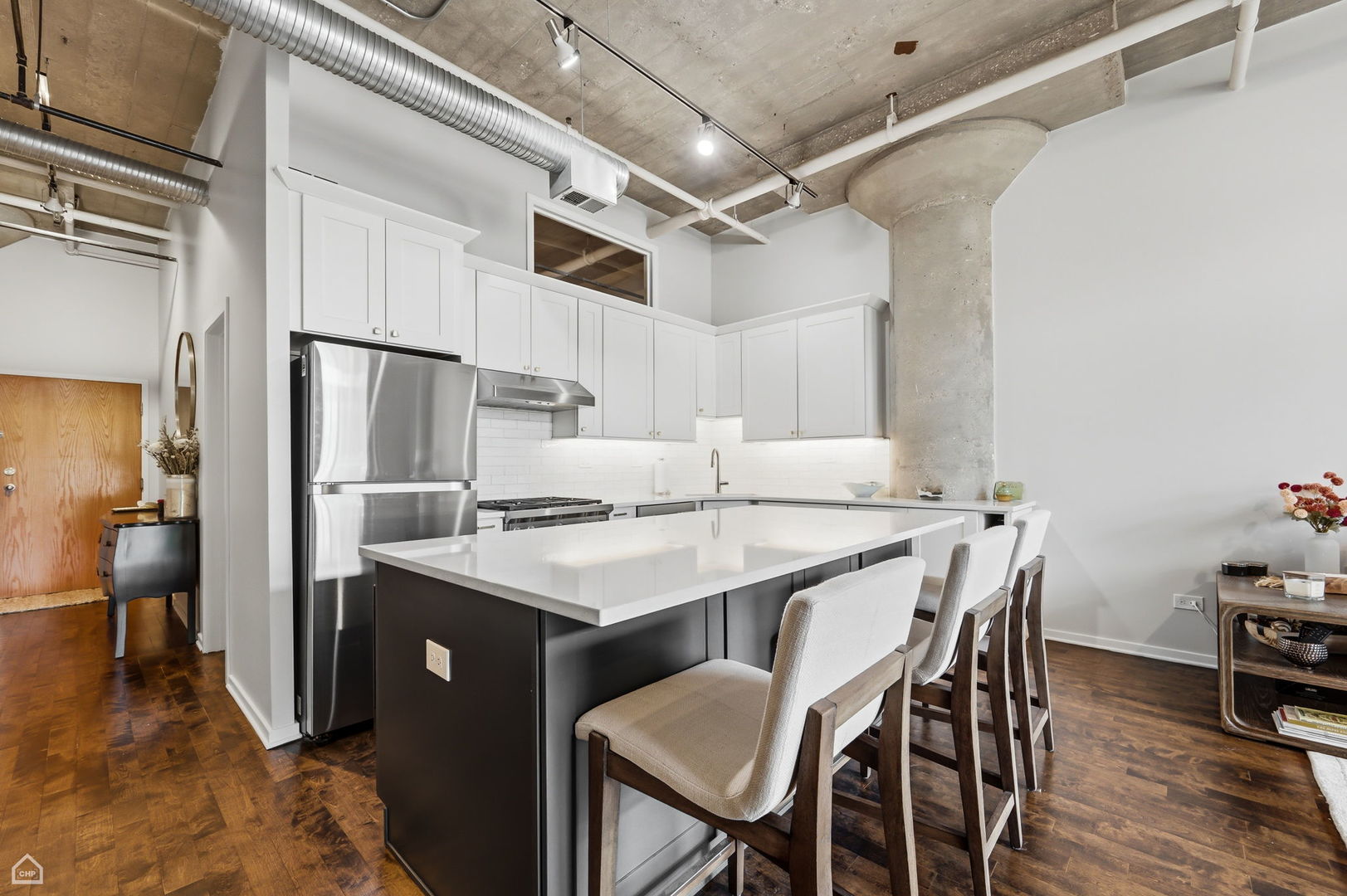 360 W Illinois Street Unit: 5C