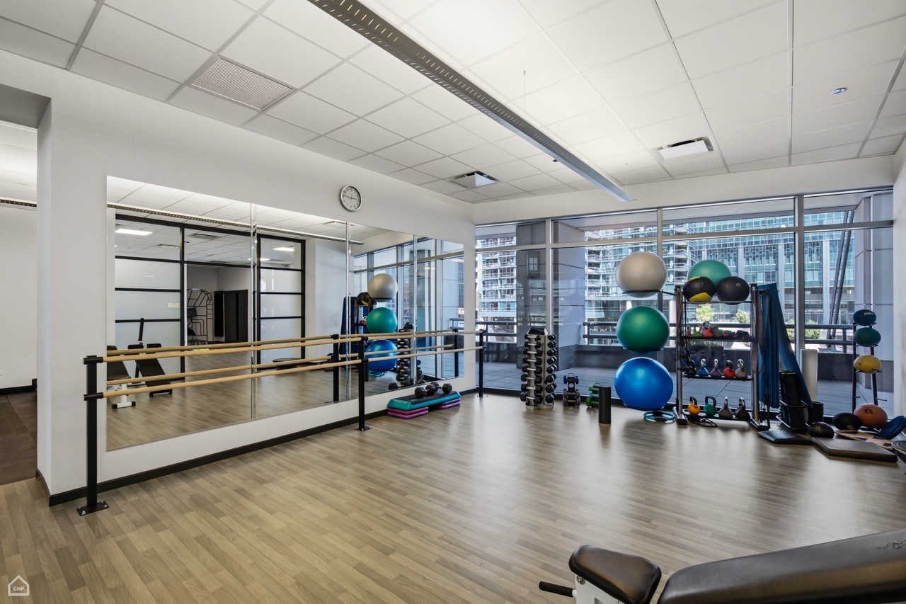 333 N Canal Street Unit: 3003