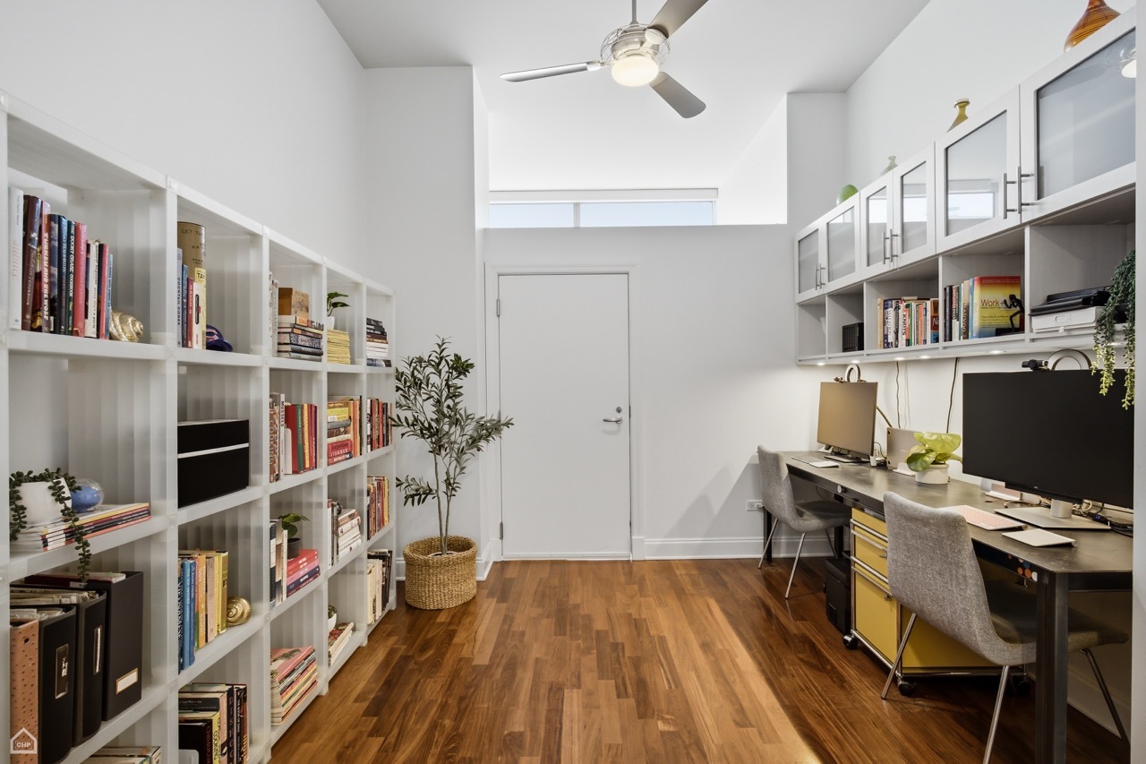 333 N Canal Street Unit: 3003