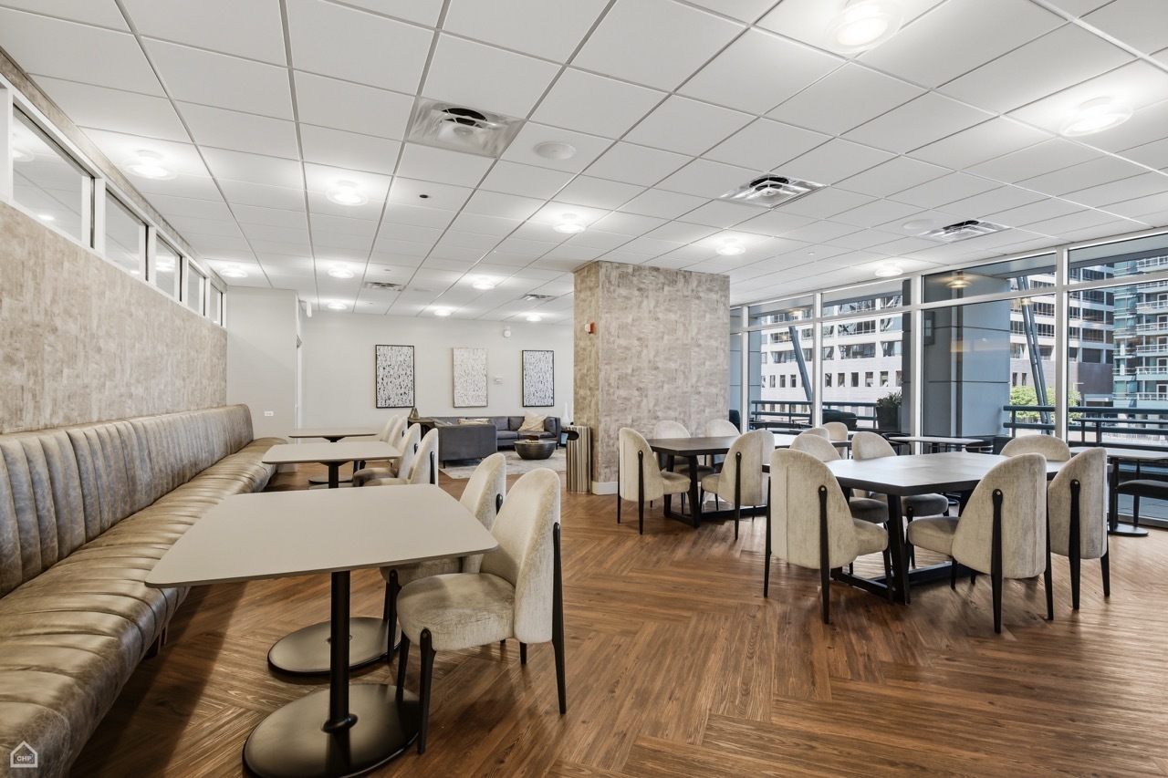 333 N Canal Street Unit: 3003