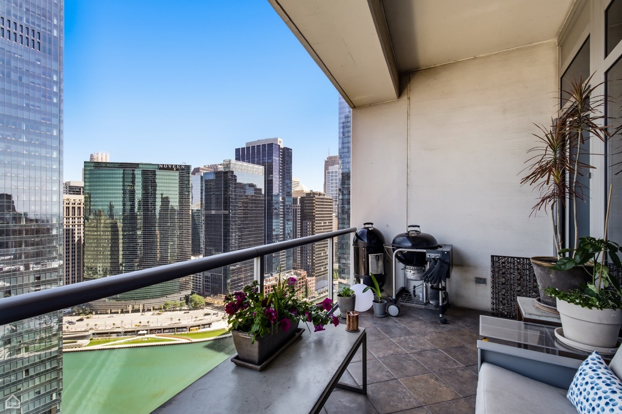 333 N Canal Street Unit: 3003