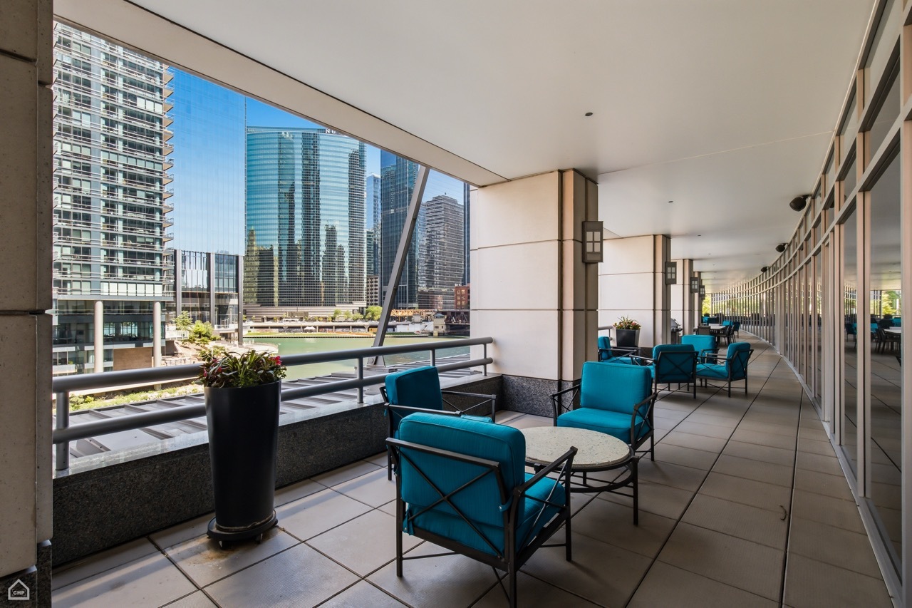 333 N Canal Street Unit: 3003