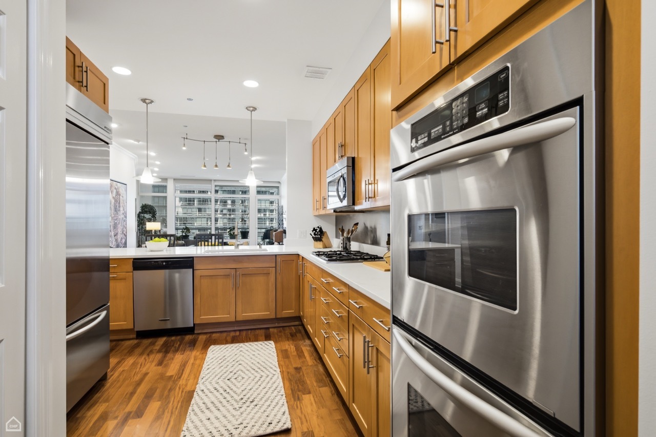 333 N Canal Street Unit: 3003