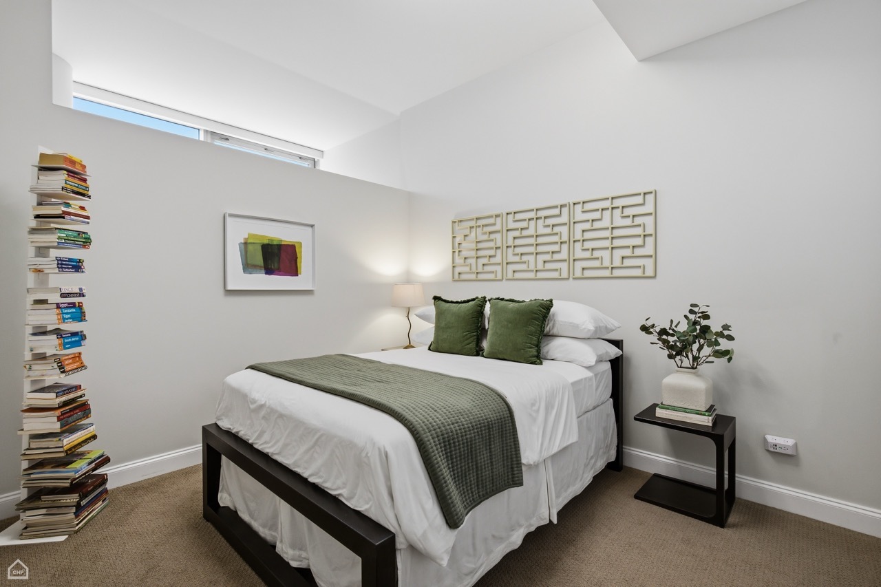 333 N Canal Street Unit: 3003