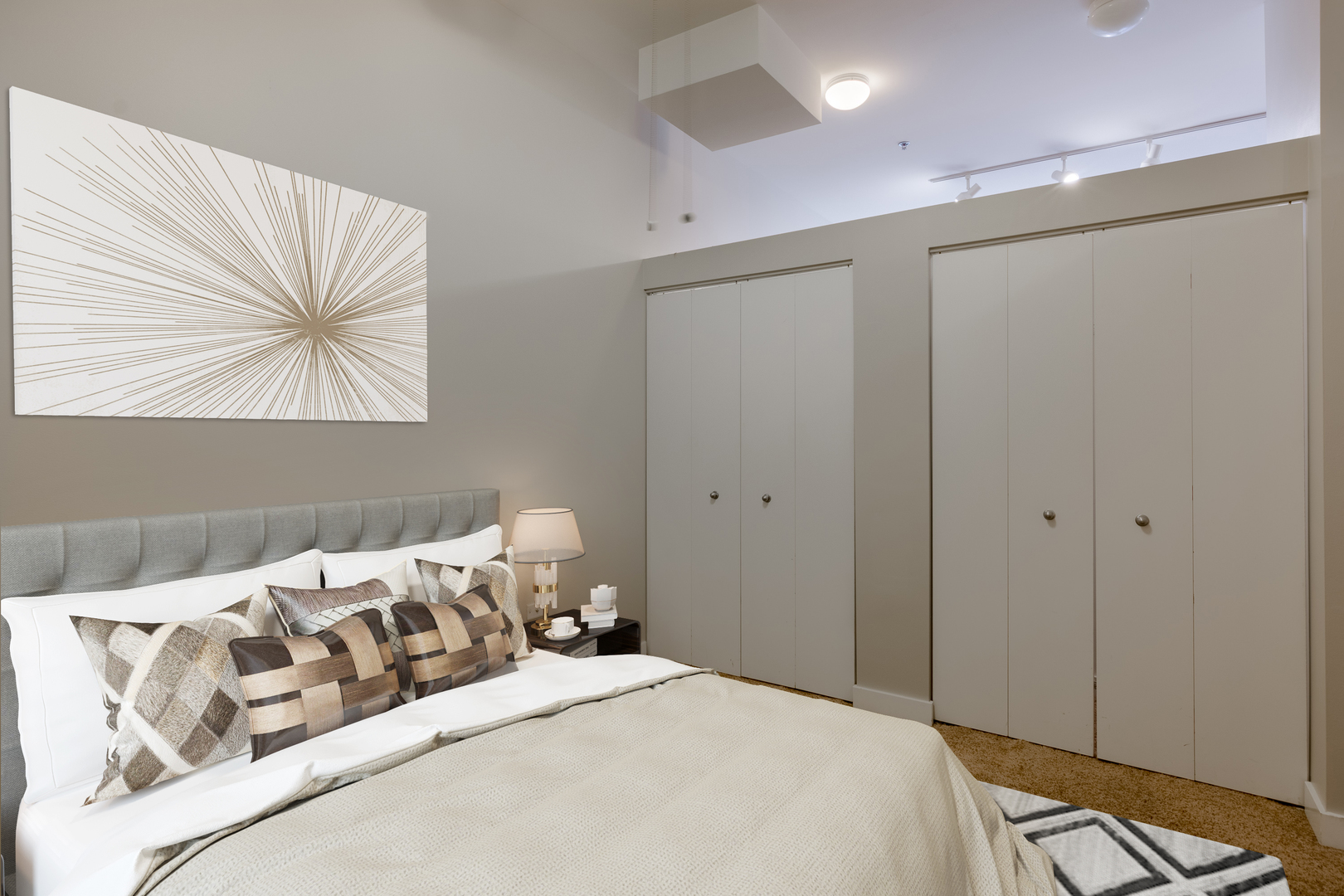 2 S Leavitt Street Unit: 308