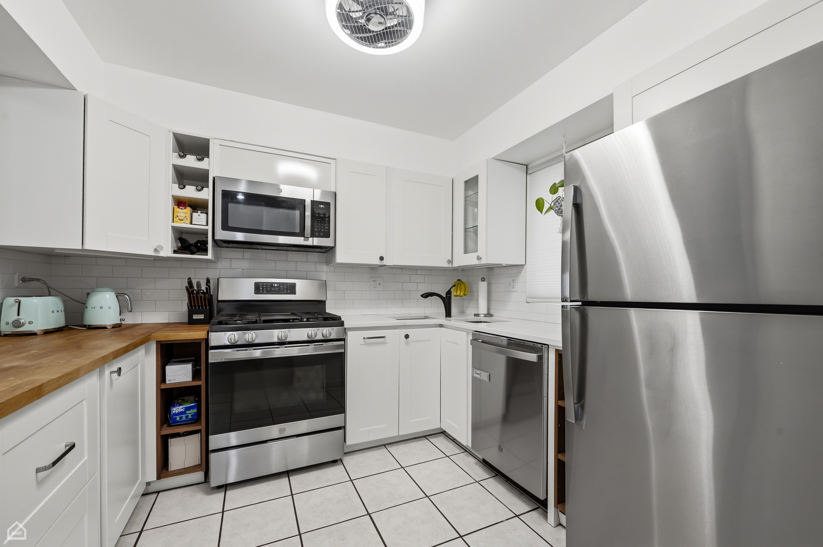 2659 N WAYNE Avenue Unit: B