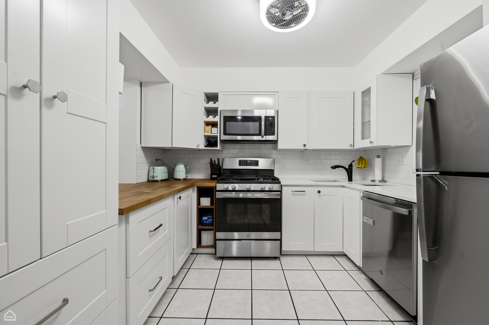 2659 N WAYNE Avenue Unit: B