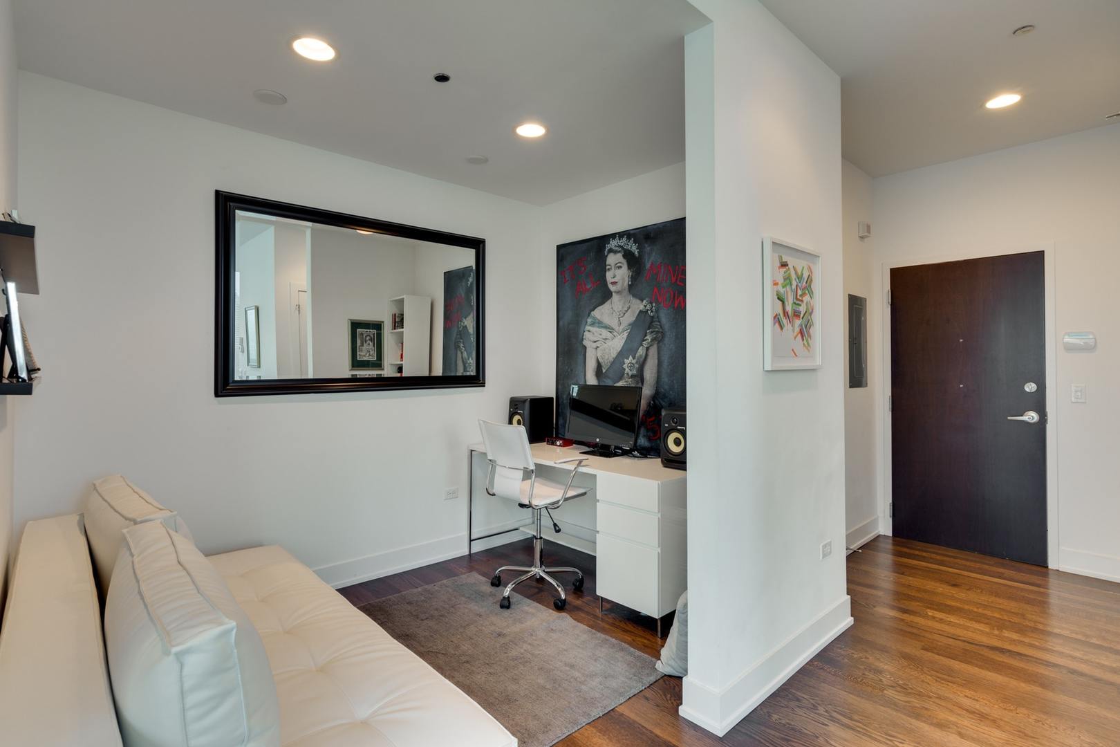 110 W Superior Street Unit: 1004