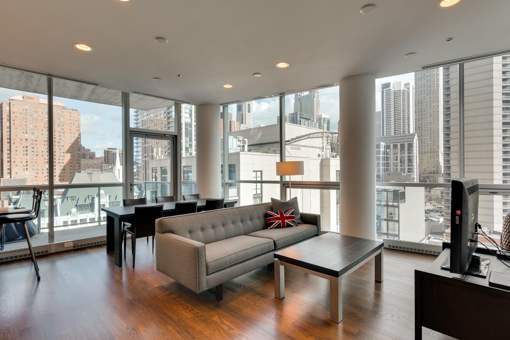 110 W Superior Street Unit: 1004