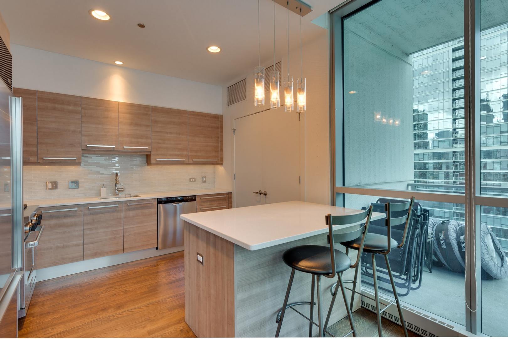 110 W Superior Street Unit: 1004