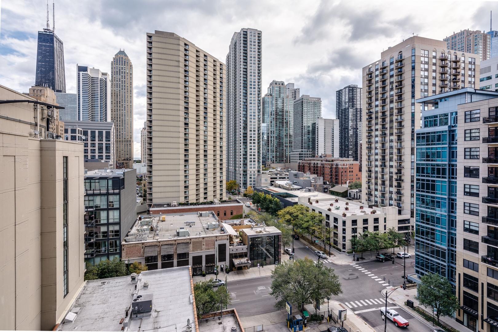 110 W Superior Street Unit: 1004