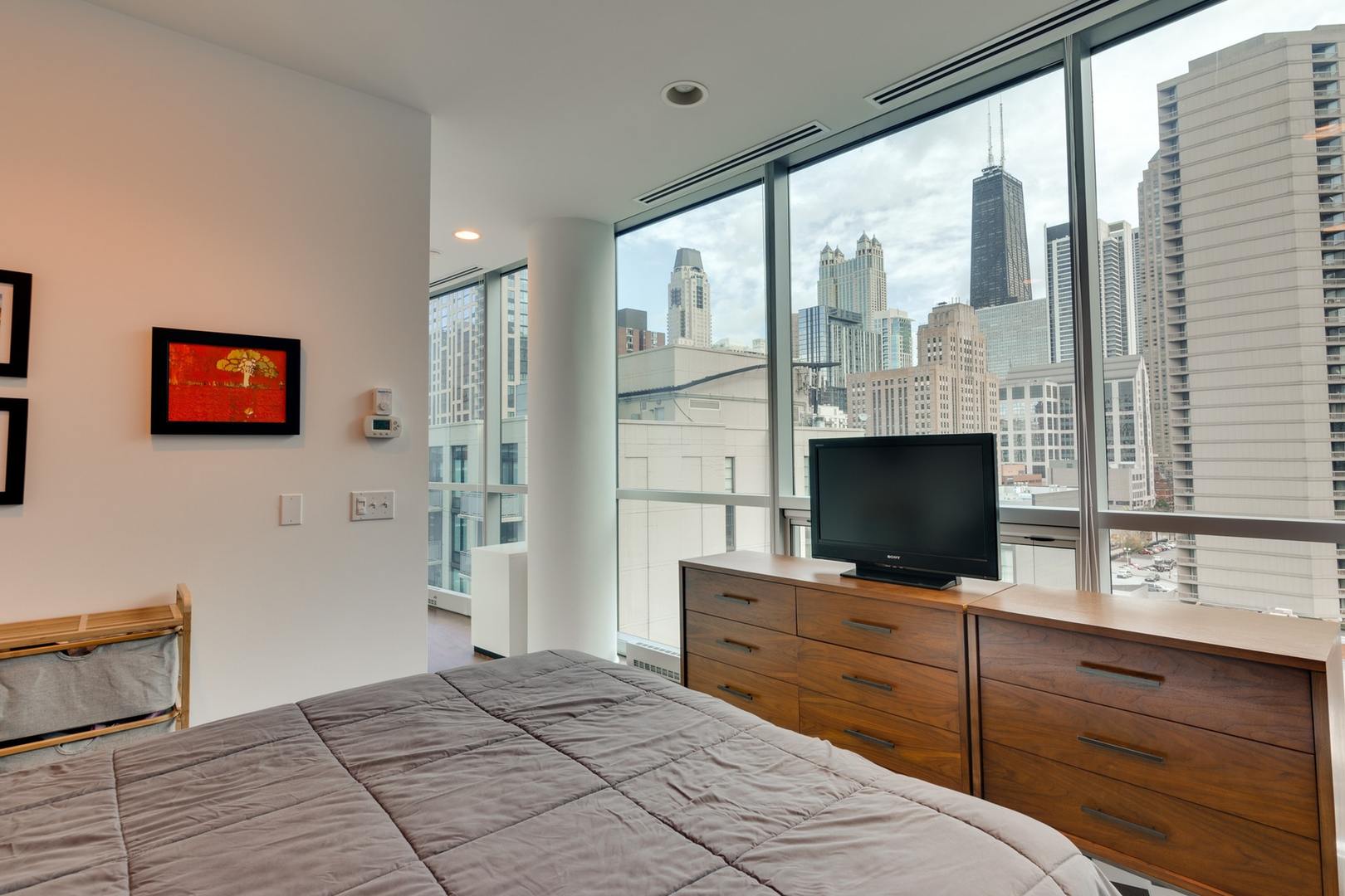110 W Superior Street Unit: 1004