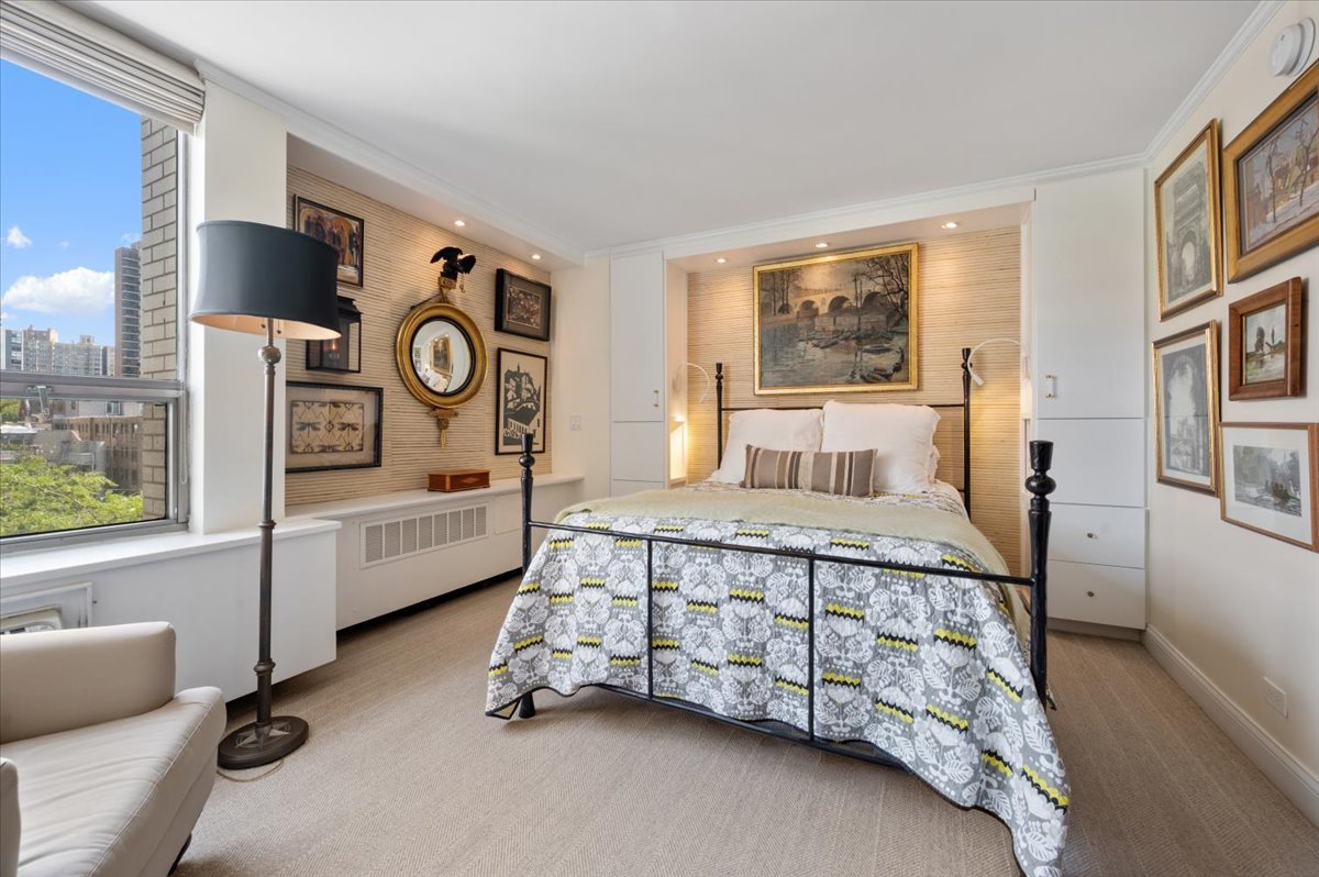 1455 N Sandburg Terrace Unit: 508