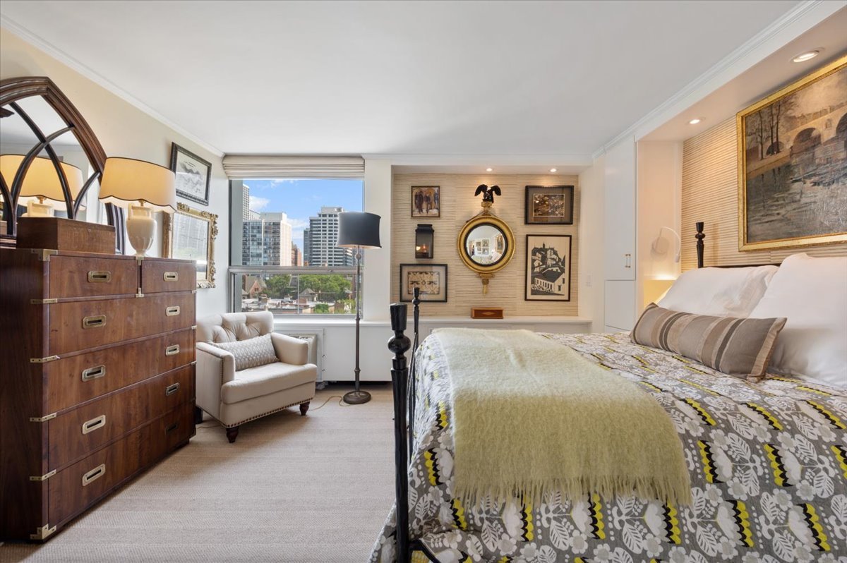 1455 N Sandburg Terrace Unit: 508