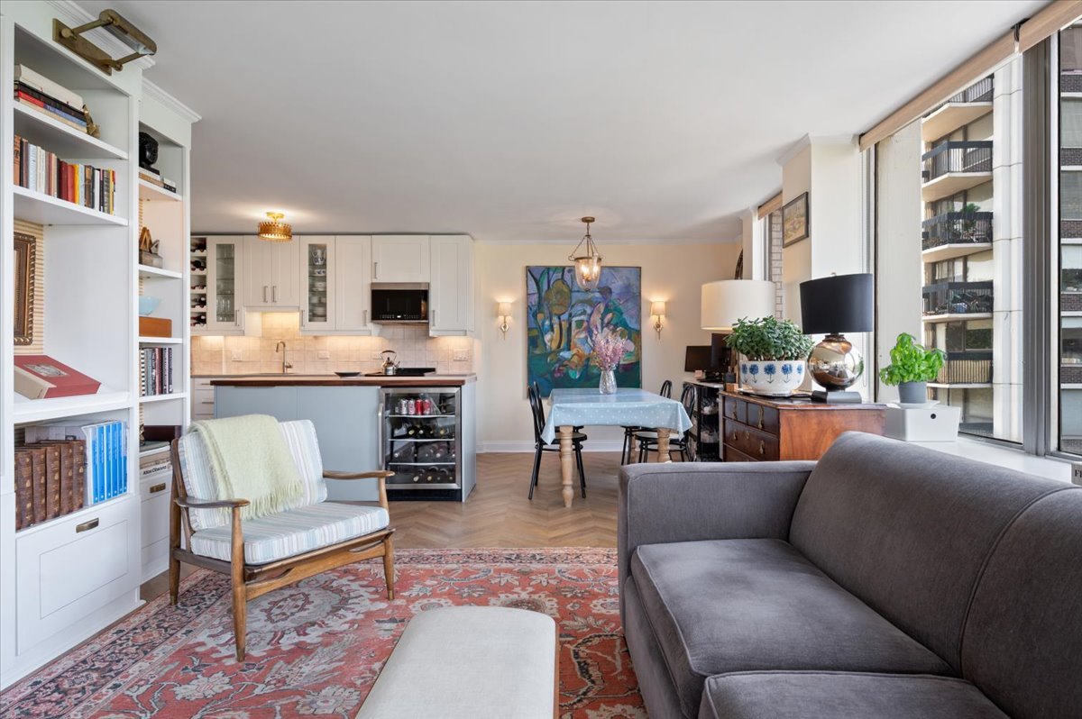 1455 N Sandburg Terrace Unit: 508