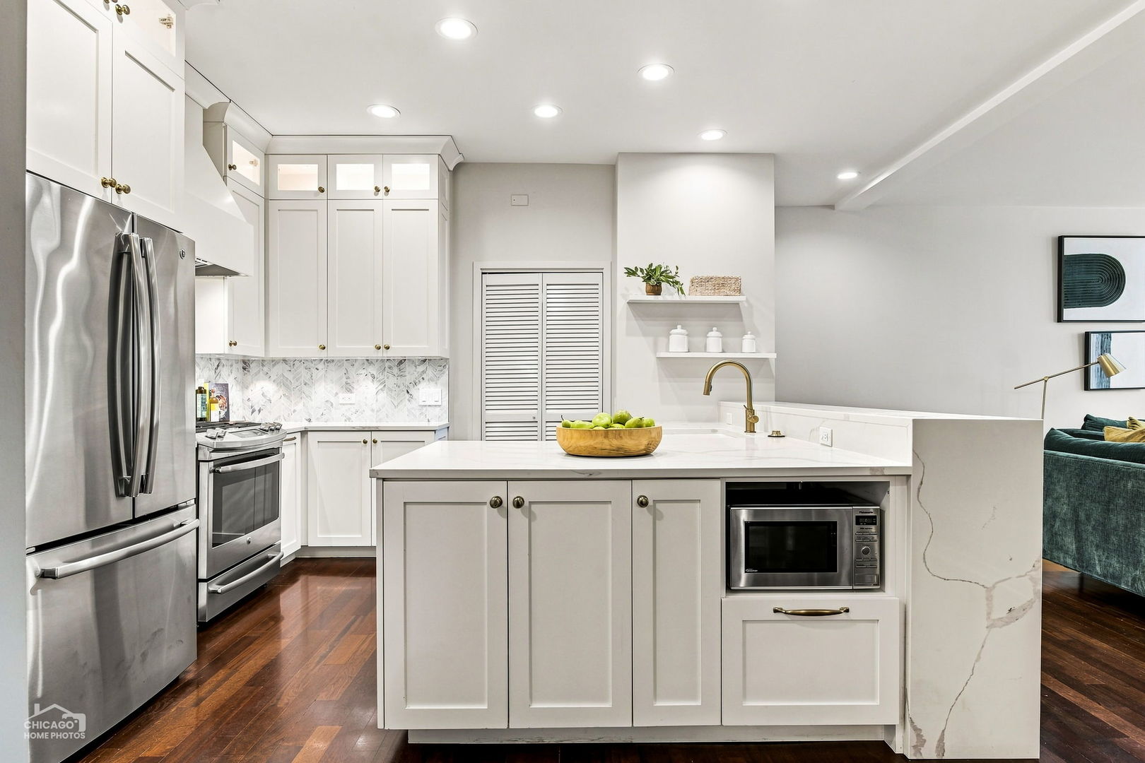 808 N Greenview Avenue Unit: 2B