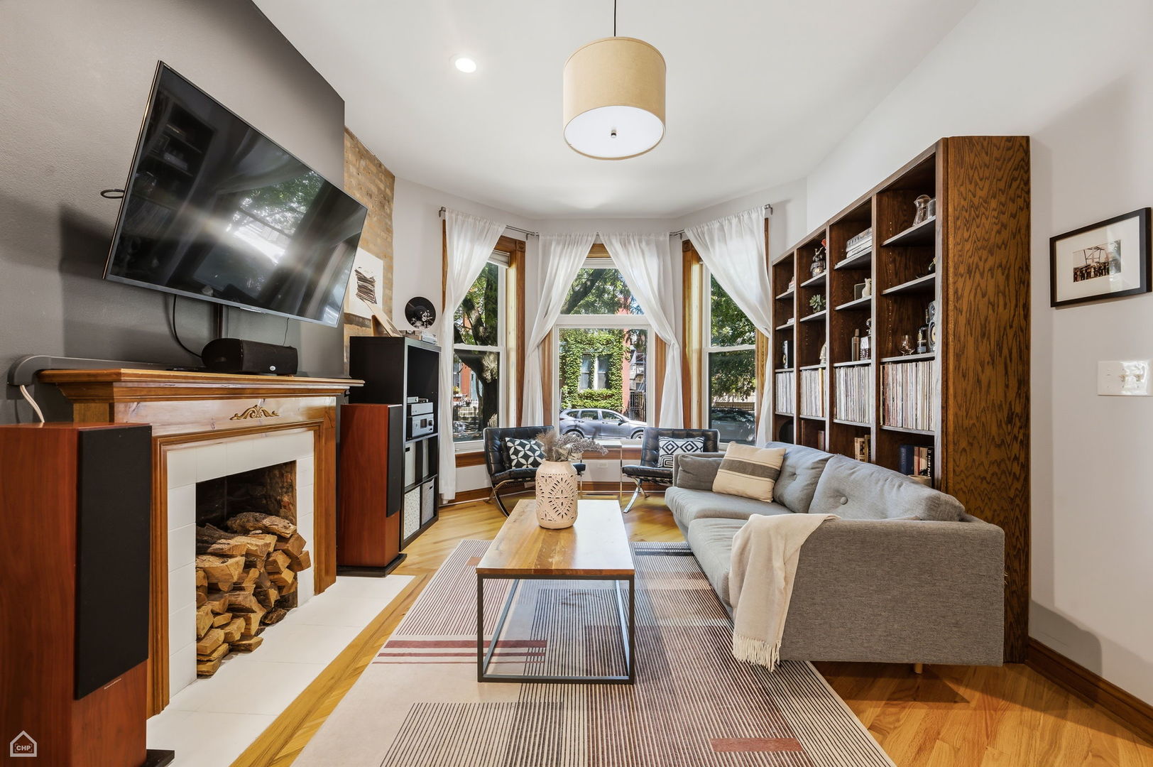 832 N Paulina Street Unit: 1