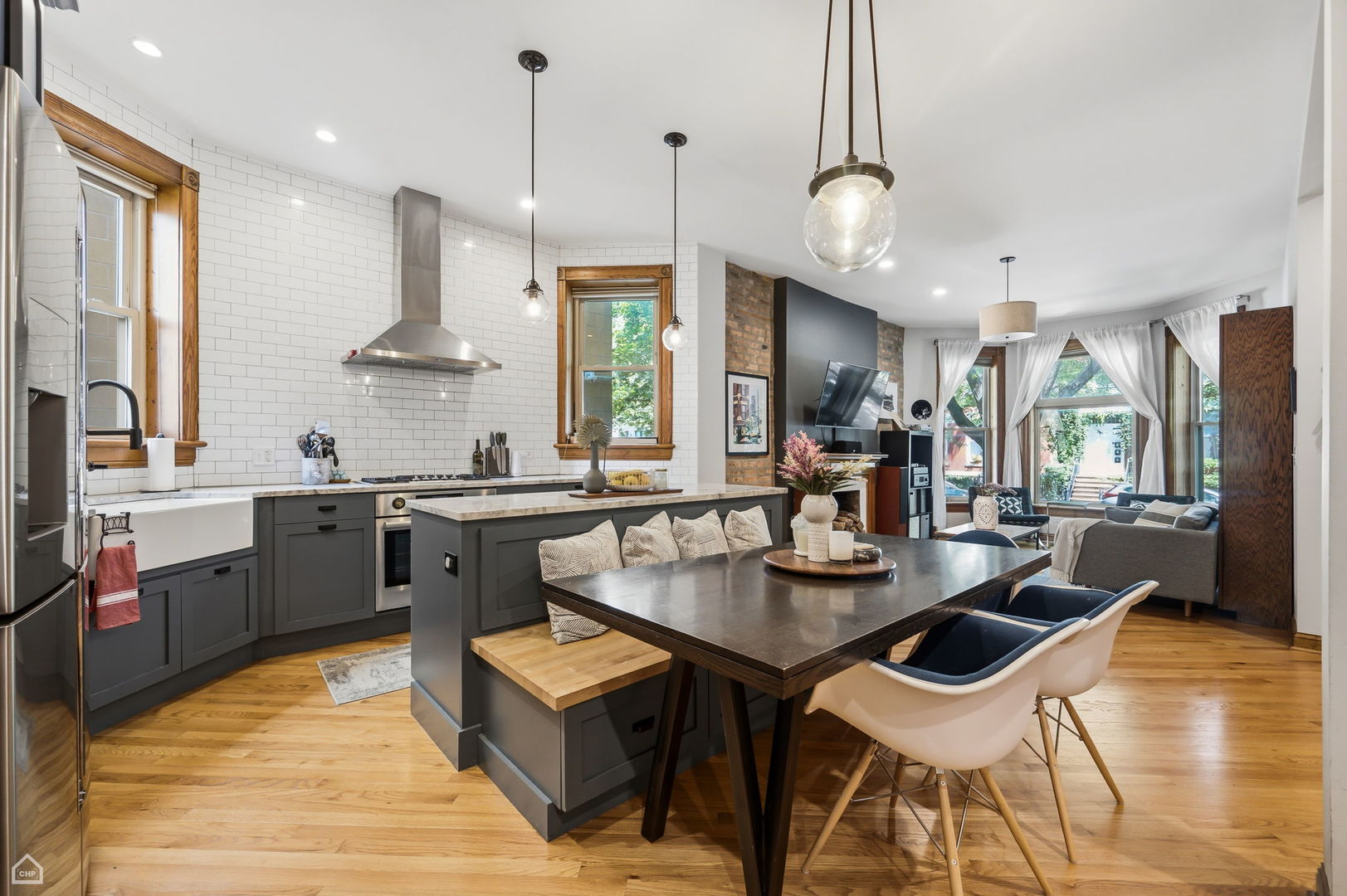 832 N Paulina Street Unit: 1