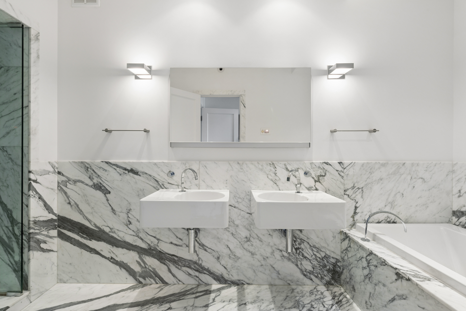 3500 N LAKE SHORE Drive Unit: 6D