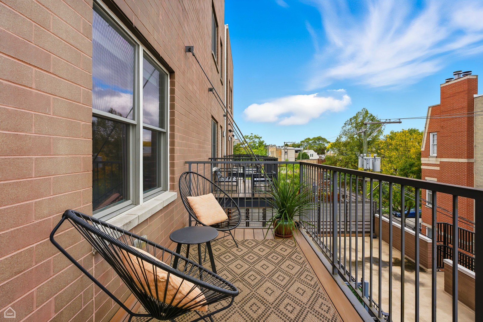 1611 N Hermitage Avenue Unit: 303