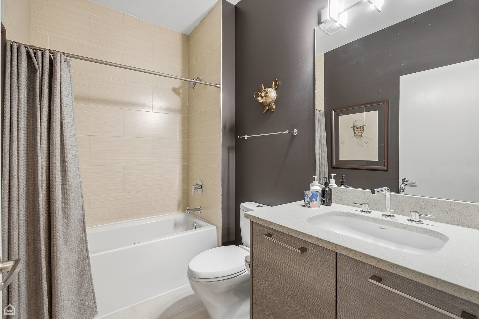 1611 N Hermitage Avenue Unit: 303