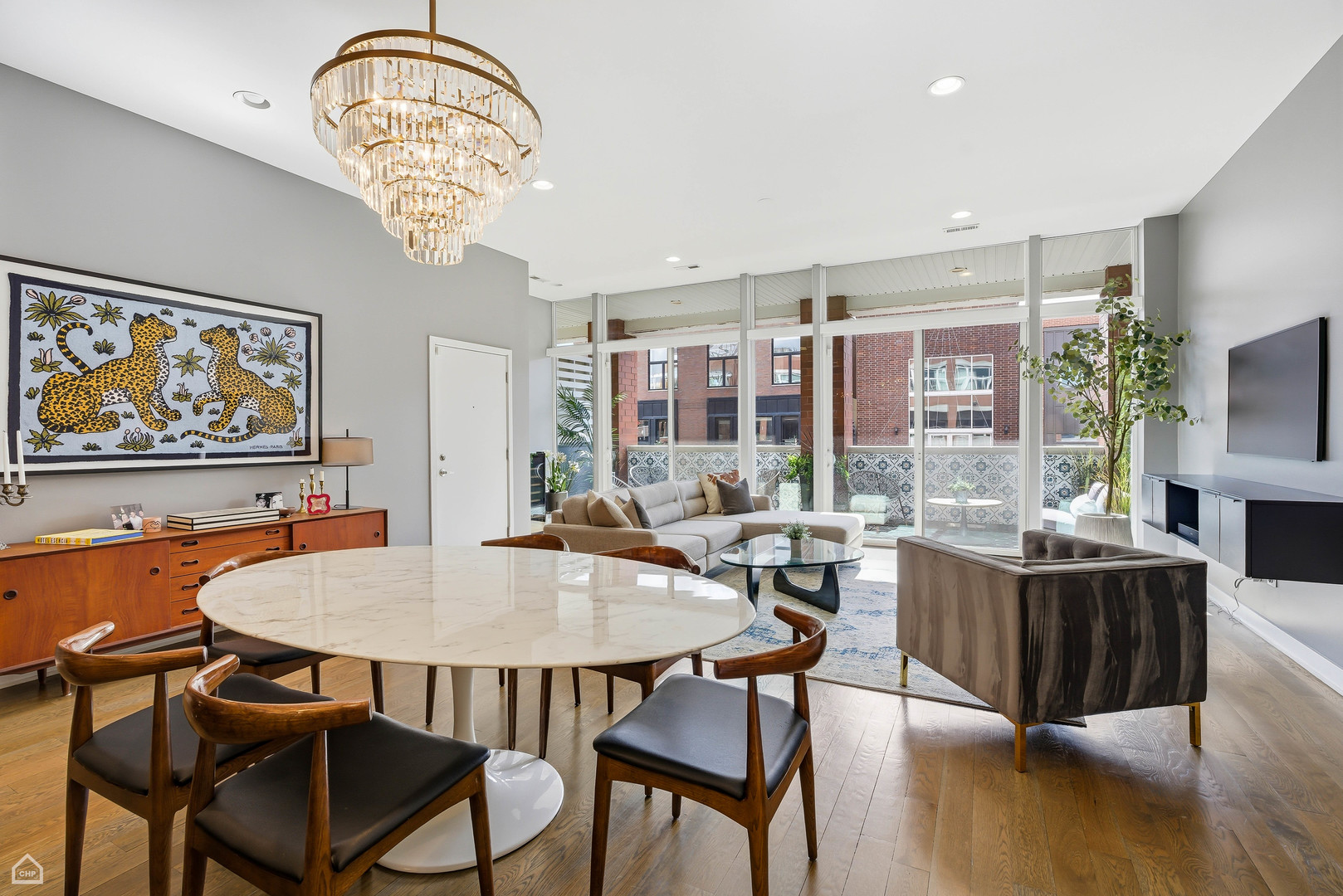 1611 N Hermitage Avenue Unit: 303
