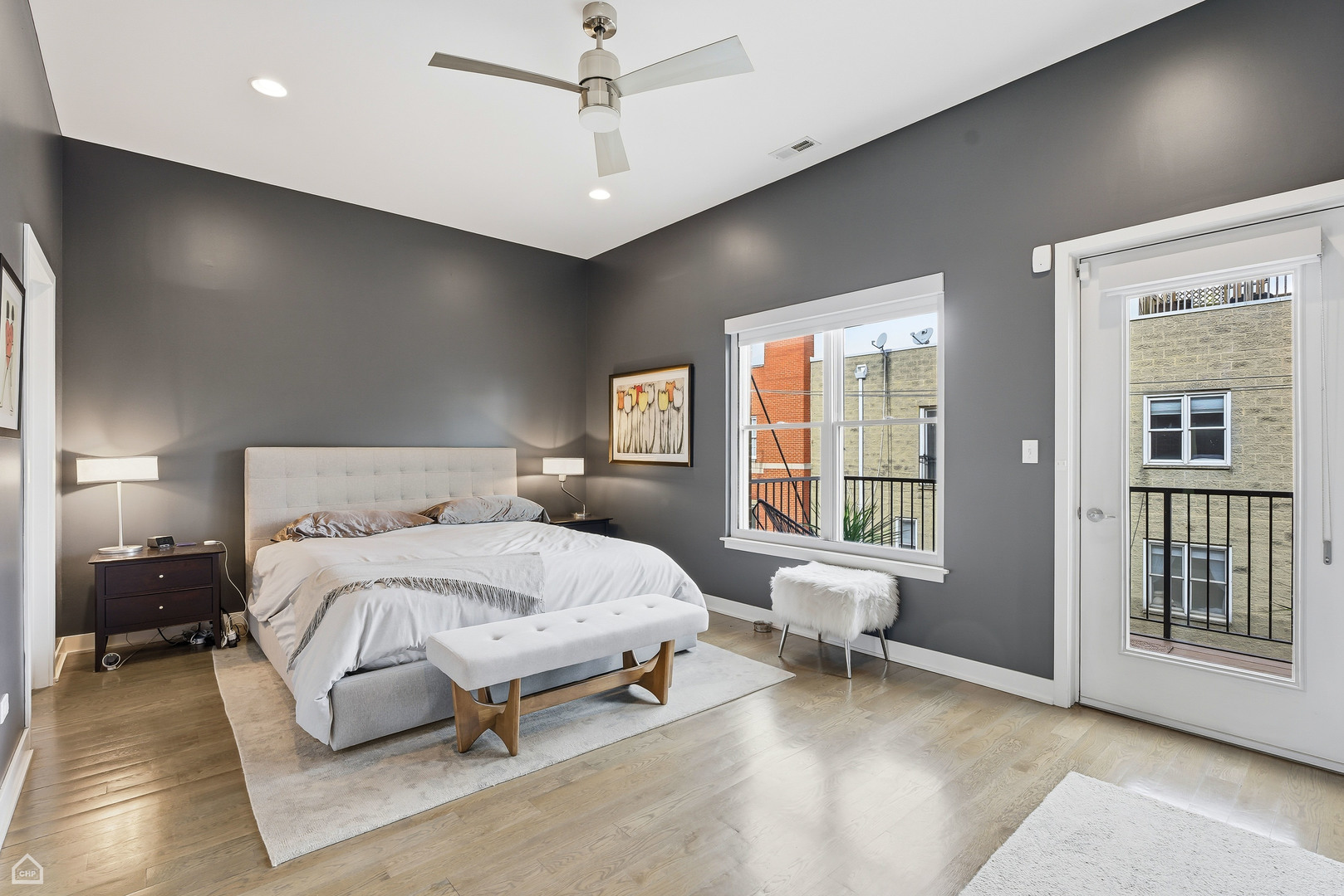 1611 N Hermitage Avenue Unit: 303