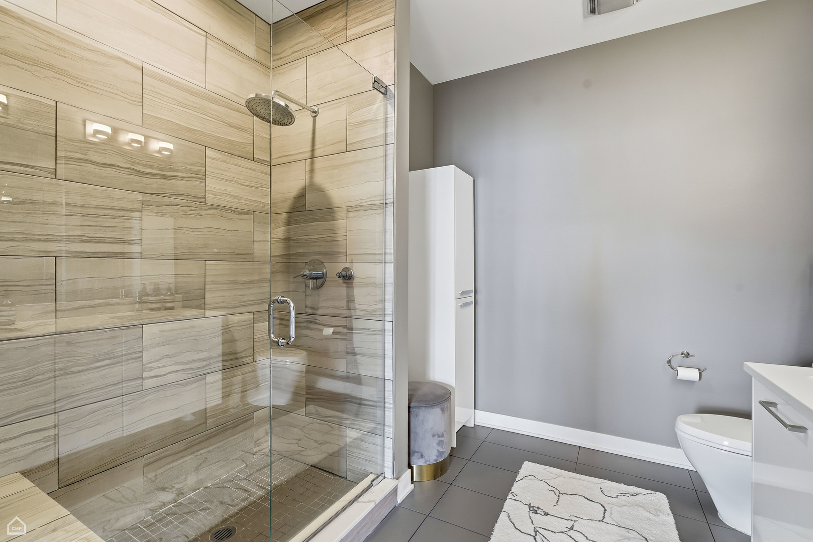 1611 N Hermitage Avenue Unit: 303