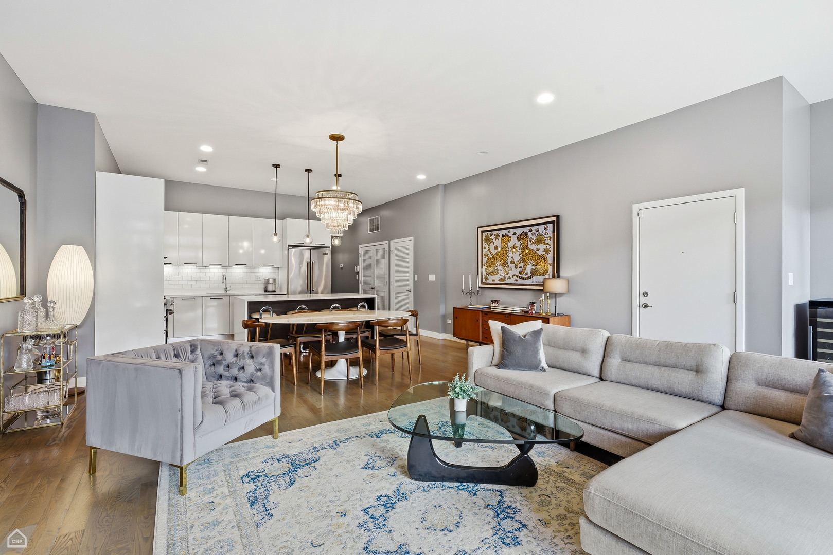 1611 N Hermitage Avenue Unit: 303