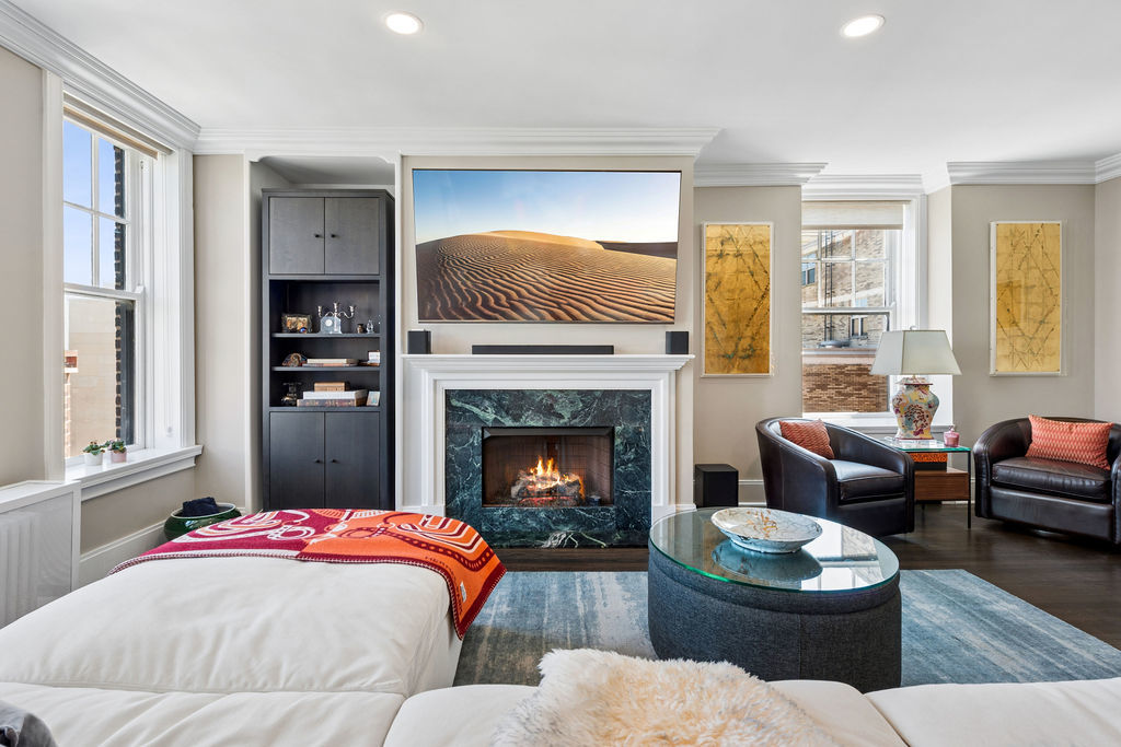 20 E Cedar Street Unit: 17C