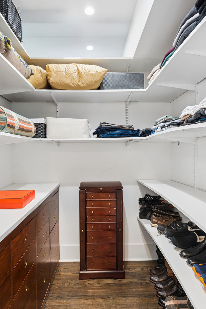 20 E Cedar Street Unit: 17C