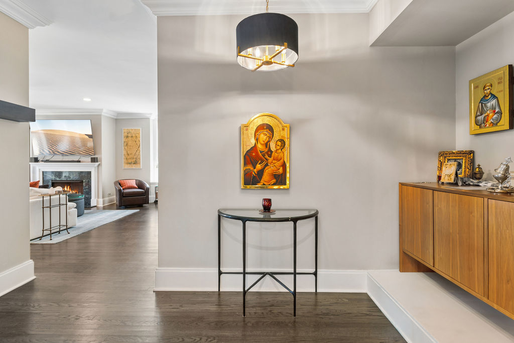 20 E Cedar Street Unit: 17C