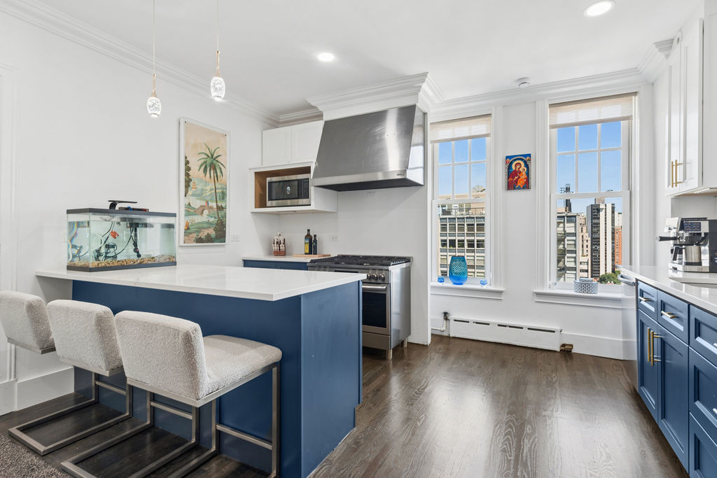 20 E Cedar Street Unit: 17C