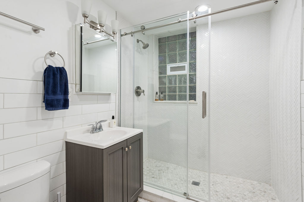 20 E Cedar Street Unit: 17C