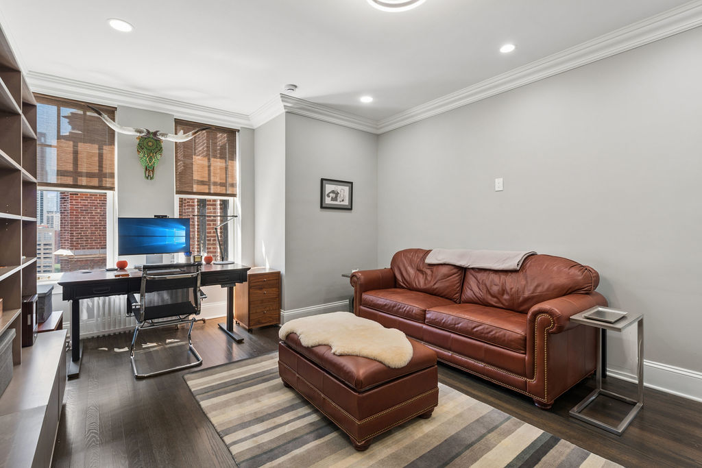 20 E Cedar Street Unit: 17C
