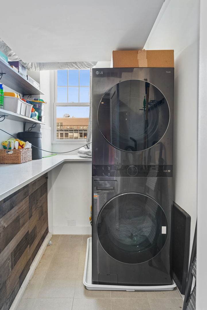20 E Cedar Street Unit: 17C