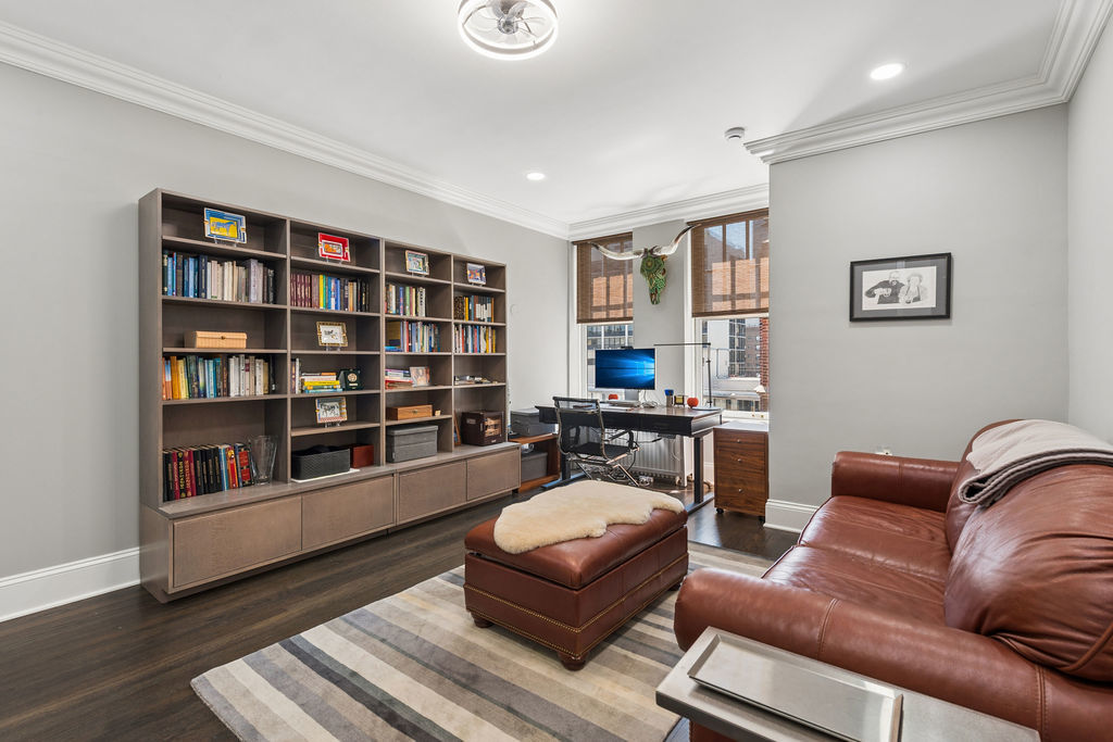 20 E Cedar Street Unit: 17C