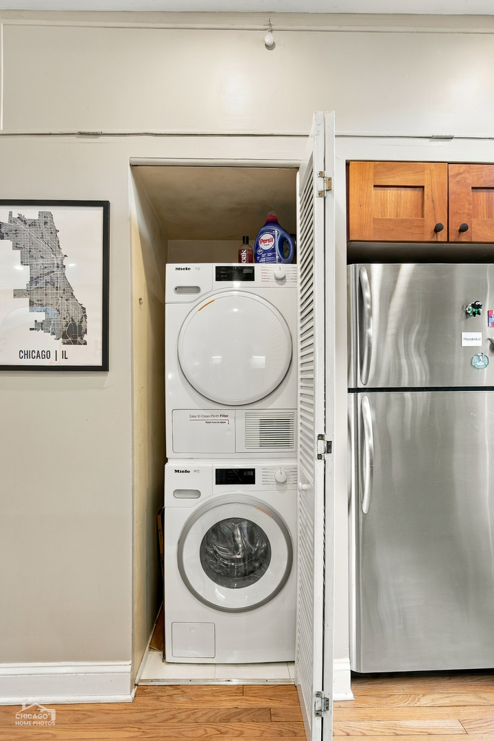 1258 W WINONA Street Unit: 4B