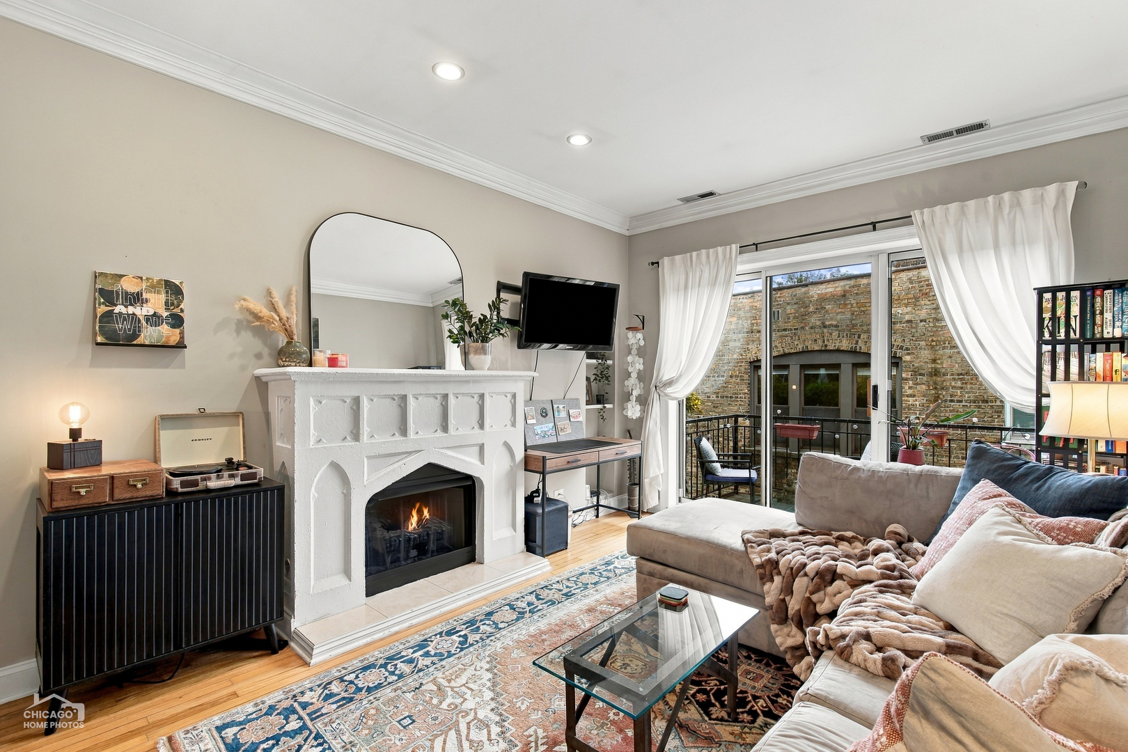 1258 W WINONA Street Unit: 4B