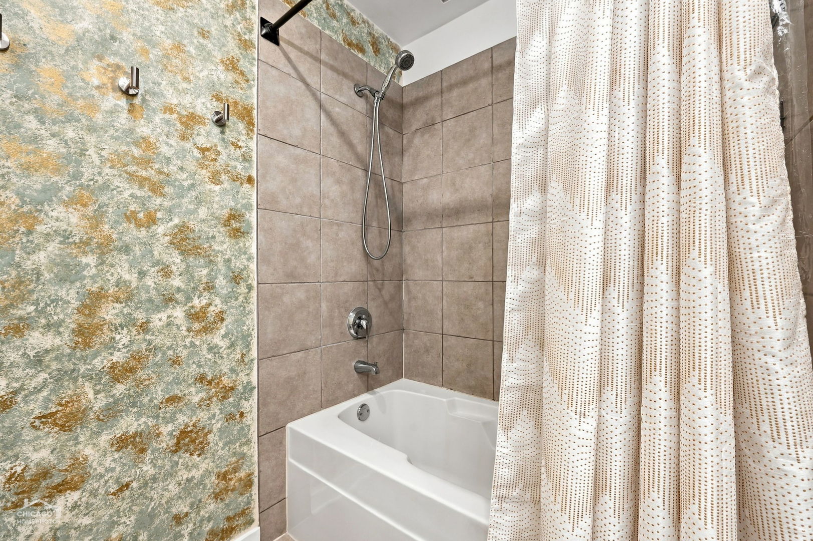 1910 S Michigan Avenue Unit: 303