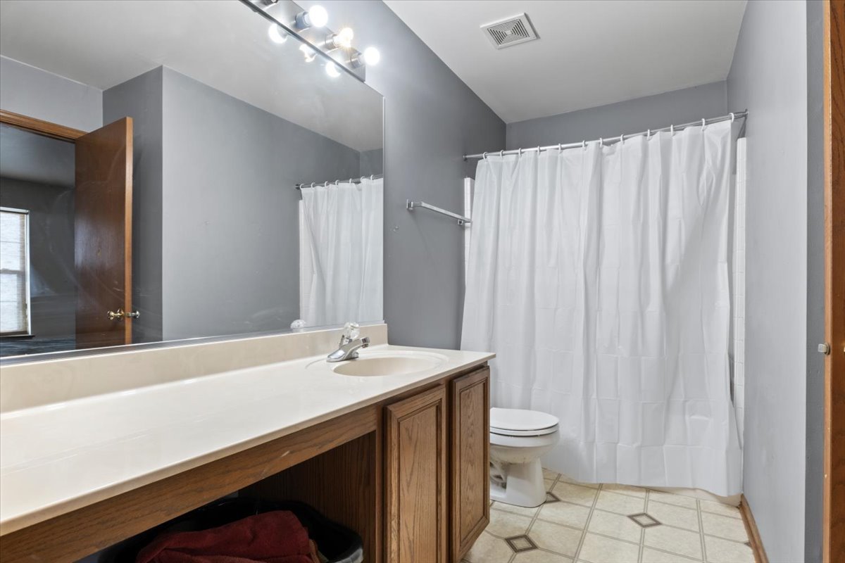 3549 Woodside Court Unit: 3549