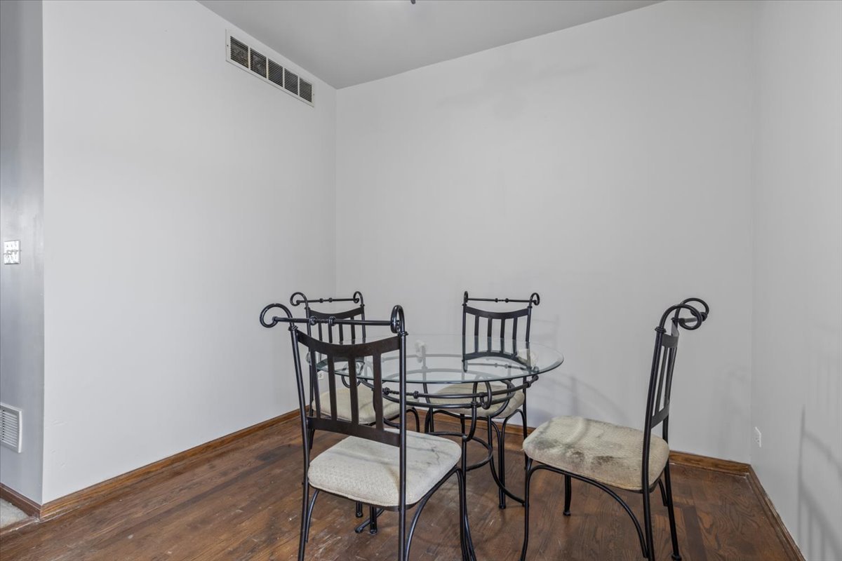 3549 Woodside Court Unit: 3549