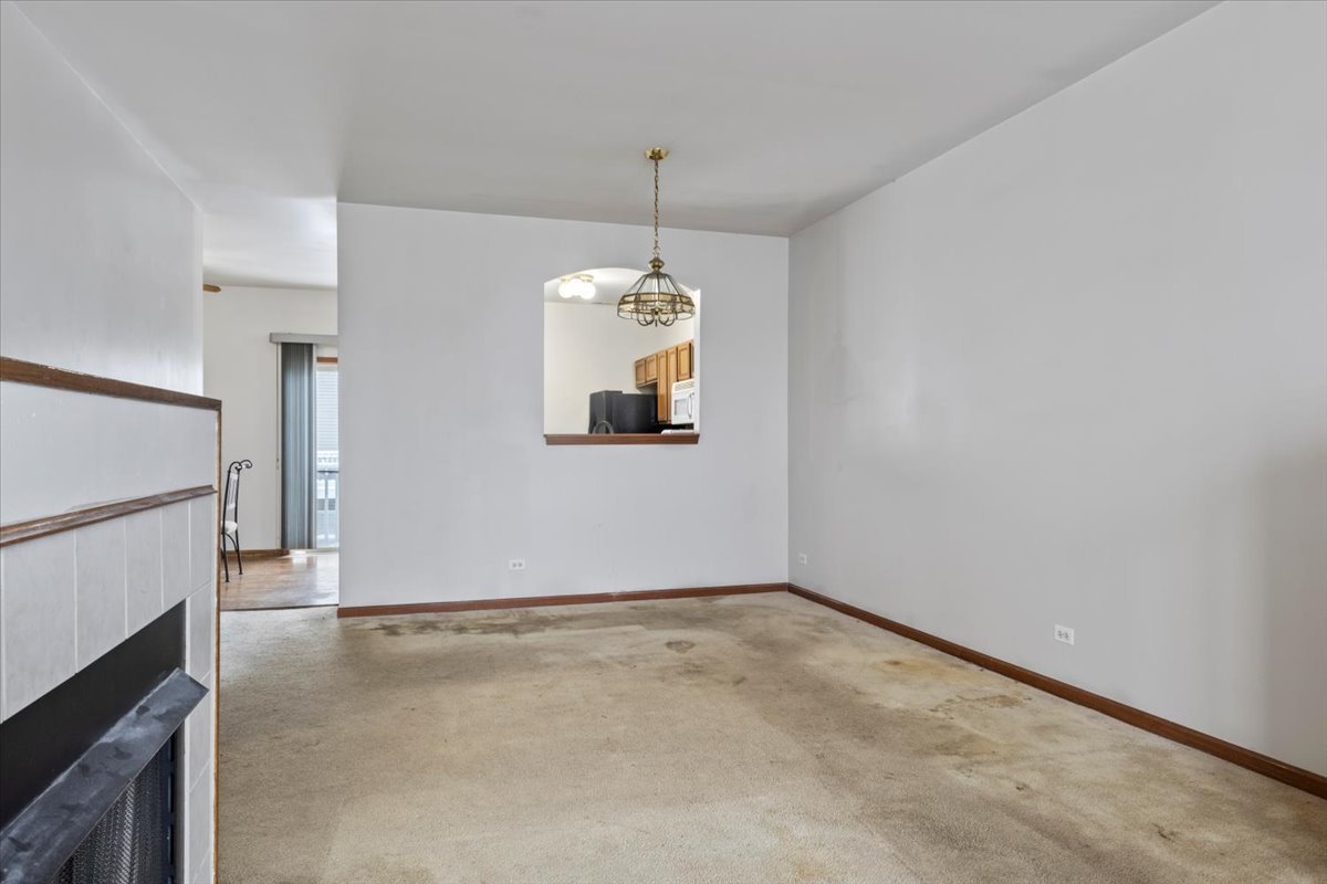 3549 Woodside Court Unit: 3549